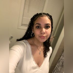 Meet your Posher, Aniya